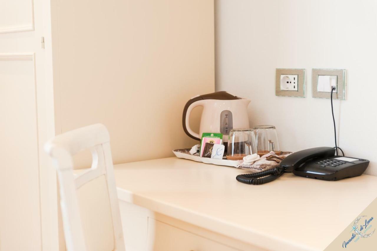 Incanto Di Luna Hotel Сирмионе Екстериор снимка