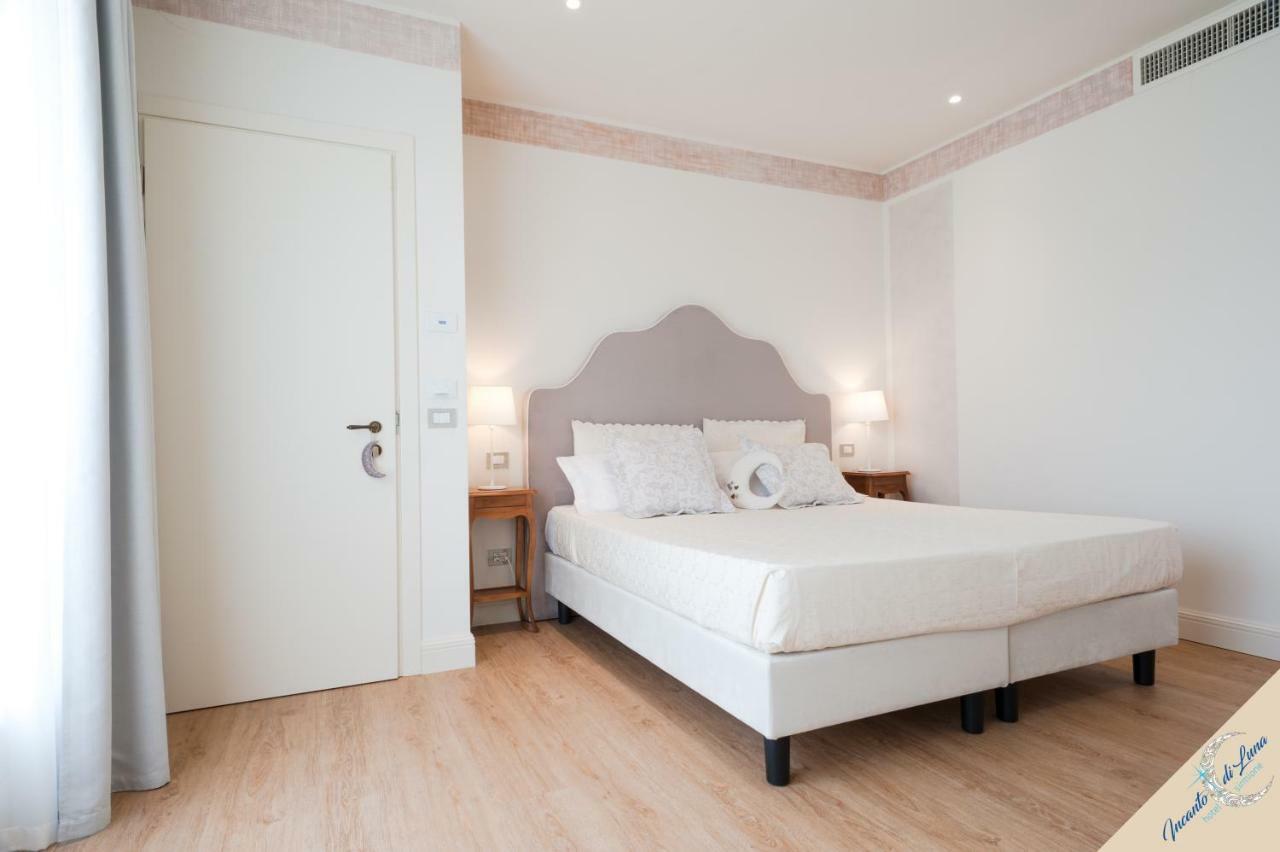 Incanto Di Luna Hotel Сирмионе Екстериор снимка